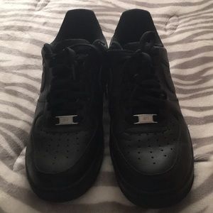 Air Force 1’s Black Tennis Shoes